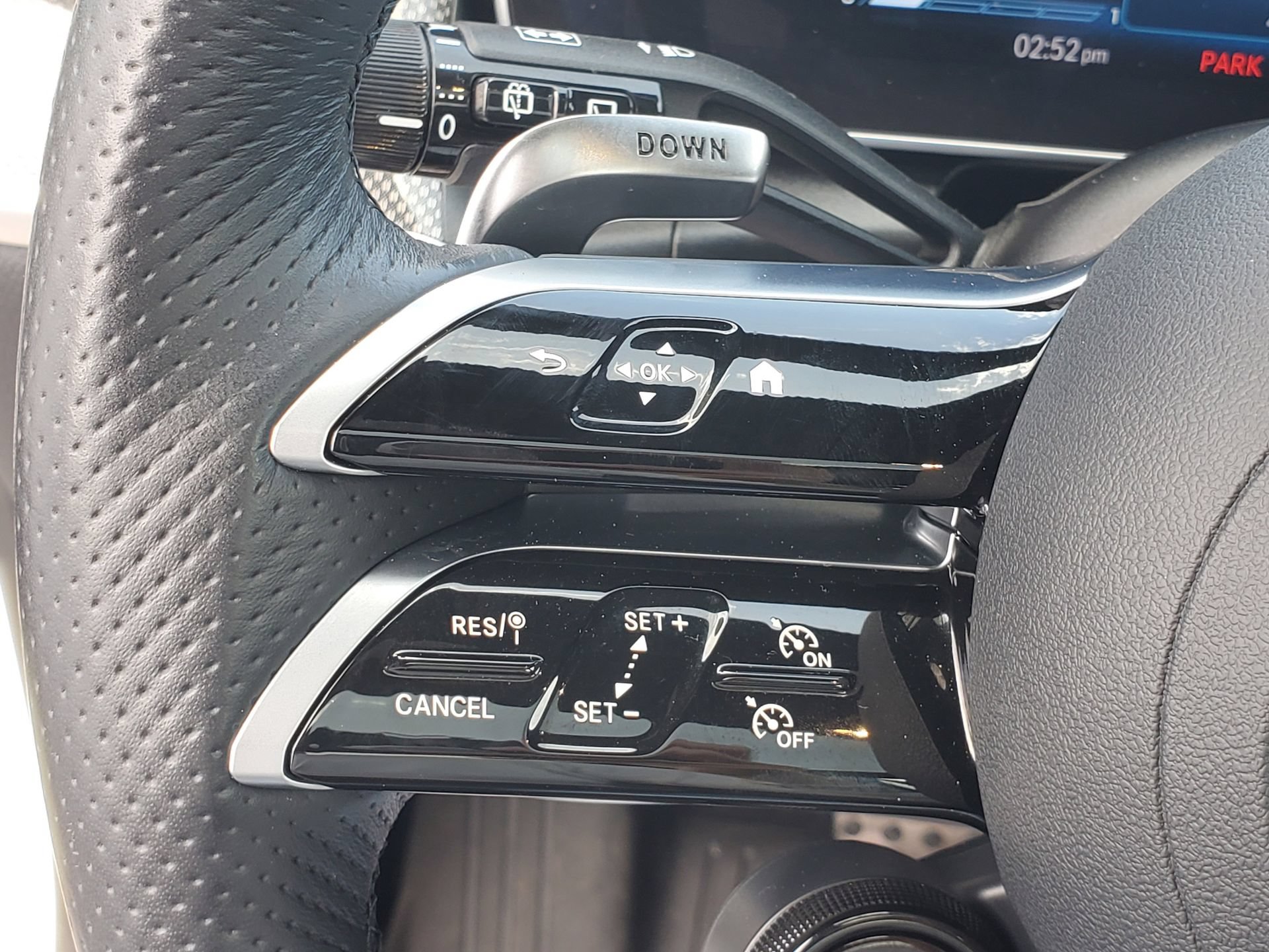 Used 2025 Mercedes-Benz GLC 43 AMG 4MATIC image 25