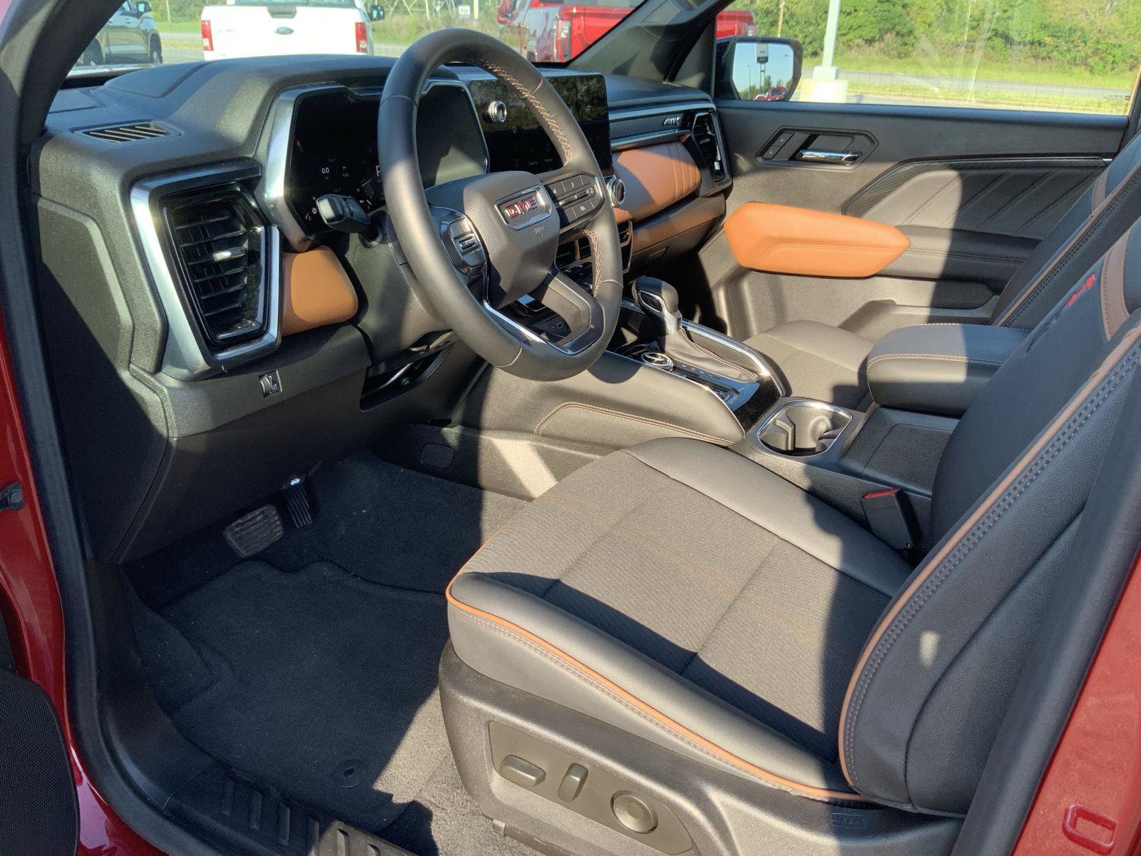 Used 2024 GMC Canyon AT4 w/ Canyon Safety Plus Package AWD/4WD image 26