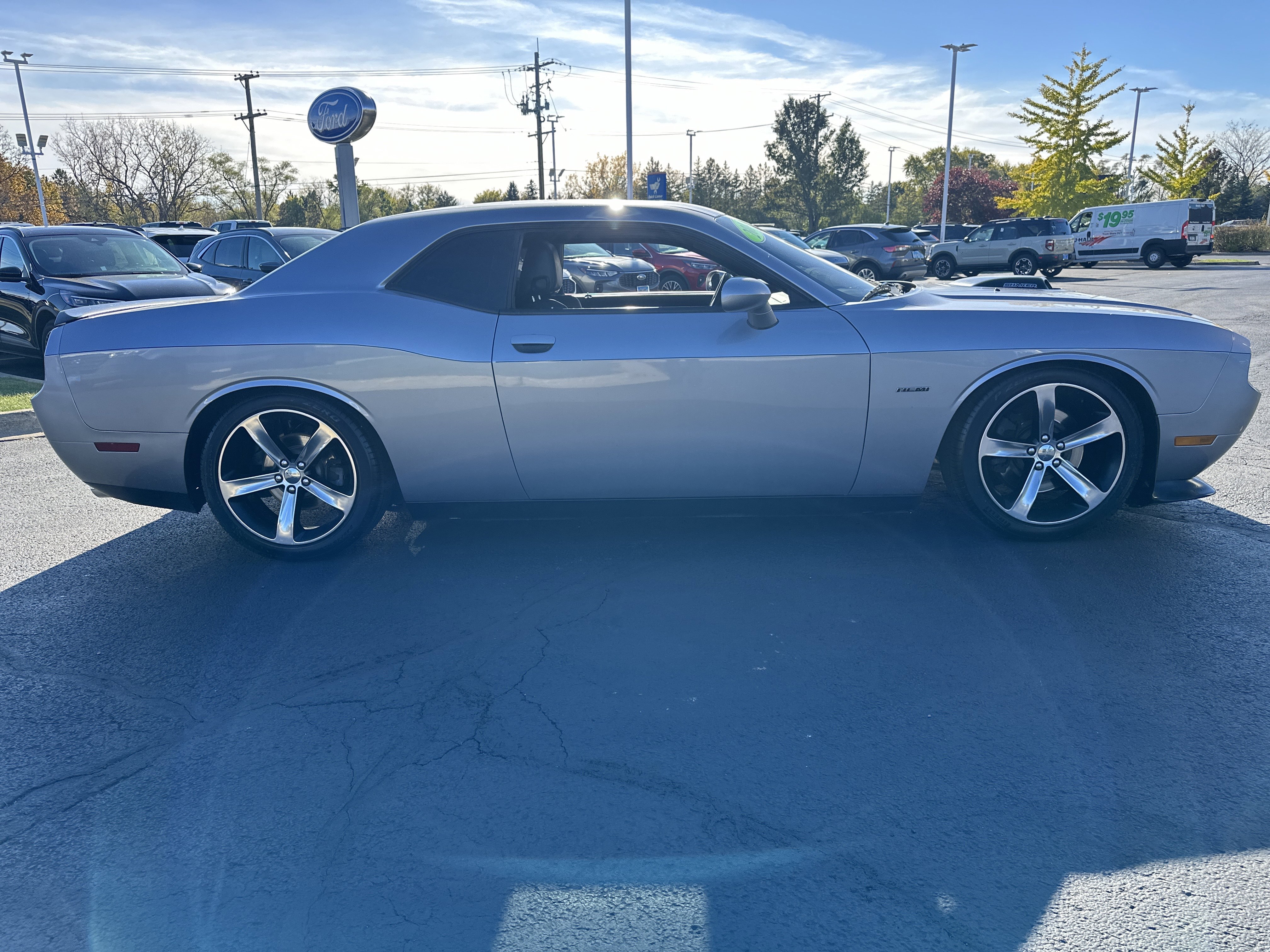 Used 2014 Dodge Challenger R/T video 2