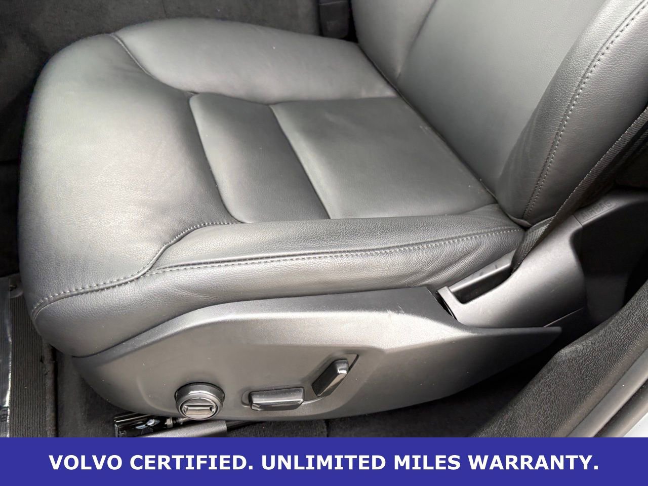 Certified 2025 Volvo XC60 B5 Core image 28