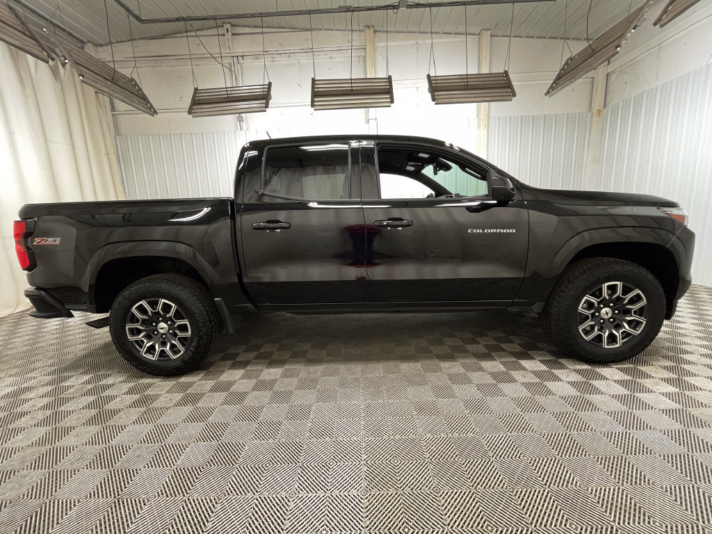 Certified 2024 Chevrolet Colorado Z71 w/ Z71 Convenience Package 2 AWD/4WD image 17
