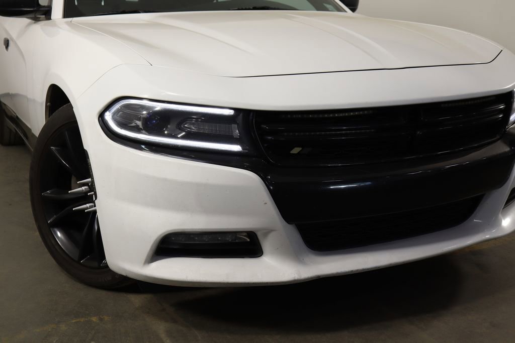 Used 2016 Dodge Charger SXT w/ Blacktop Package RWD image 40