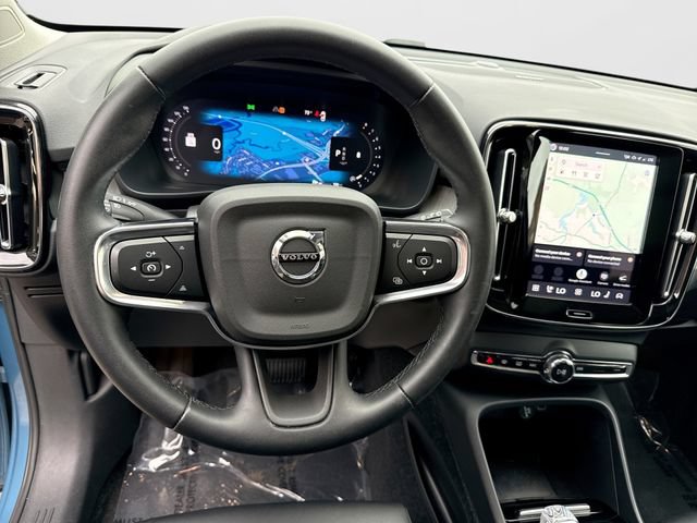Certified 2024 Volvo XC40 B5 Plus w/ Protection Package Premier AWD/4WD image 13
