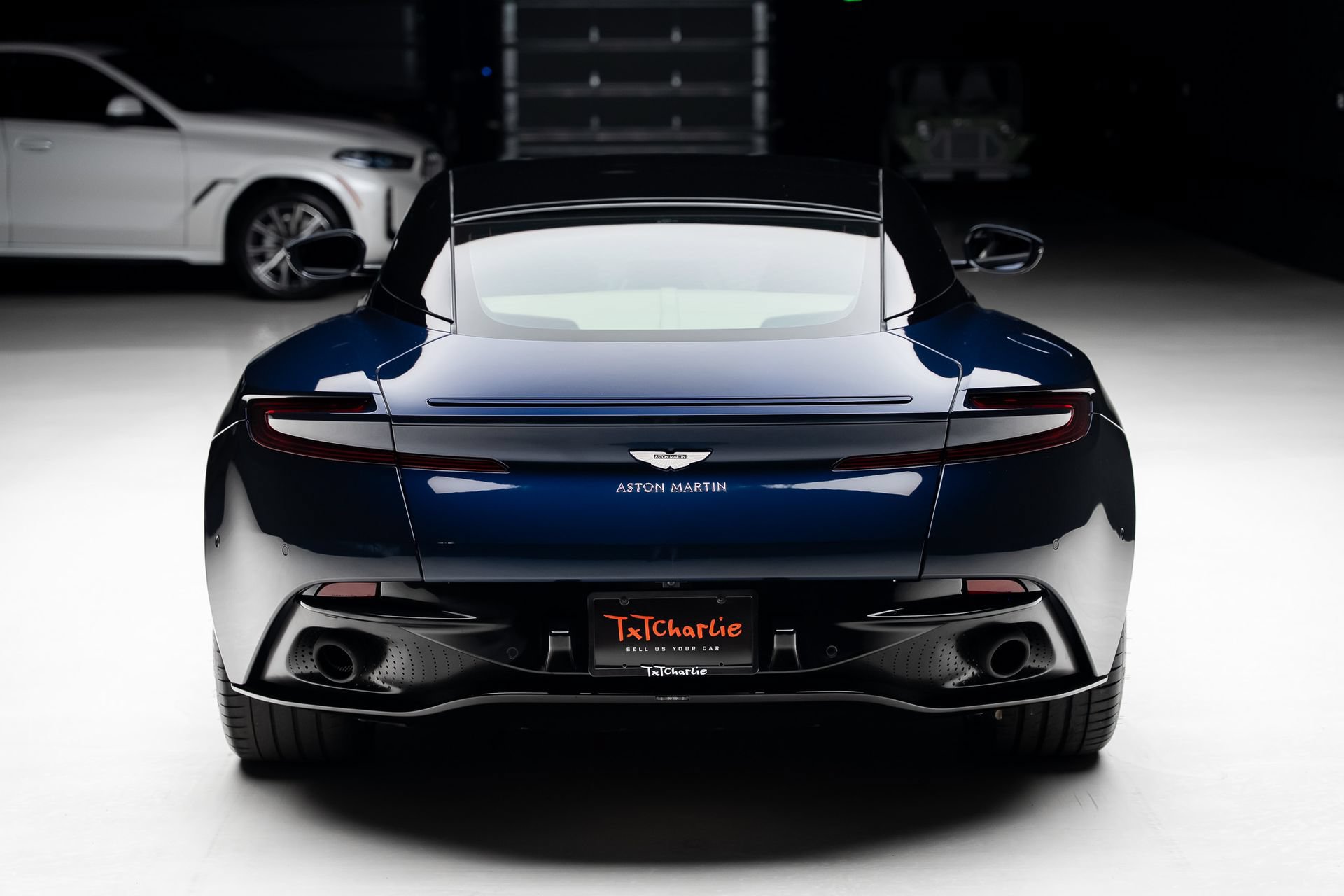 Used 2018 Aston Martin DB11 V12 RWD image 25