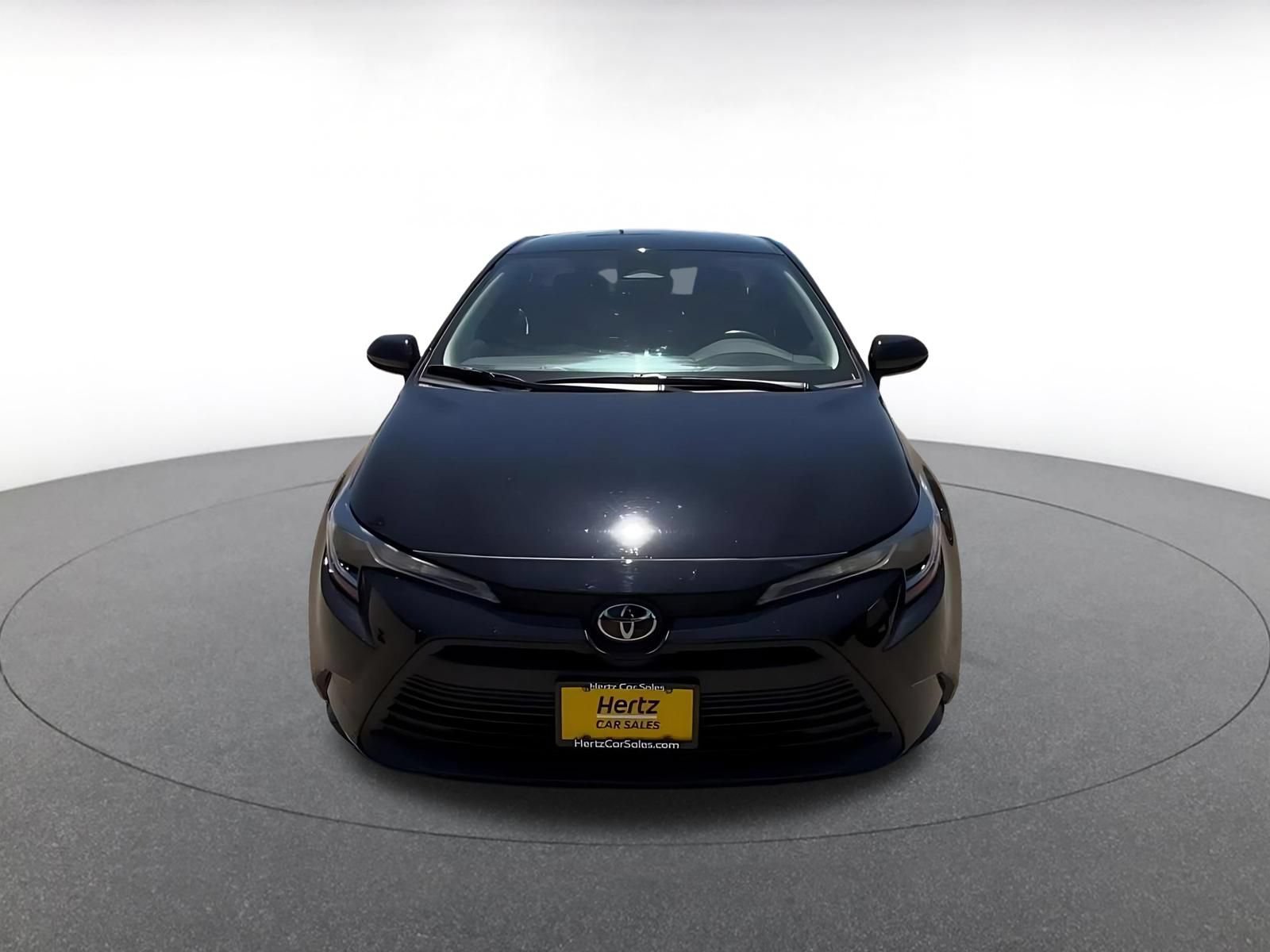 Used 2025 Toyota Corolla LE FWD image 4