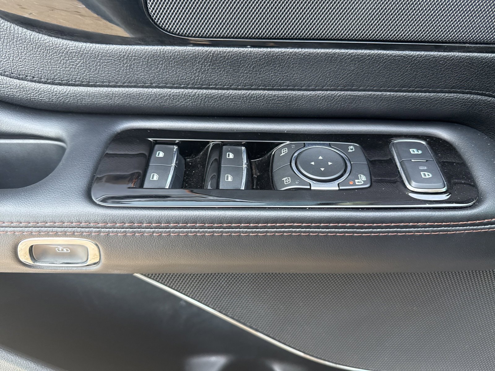 Used 2021 Lincoln Aviator Standard image 14