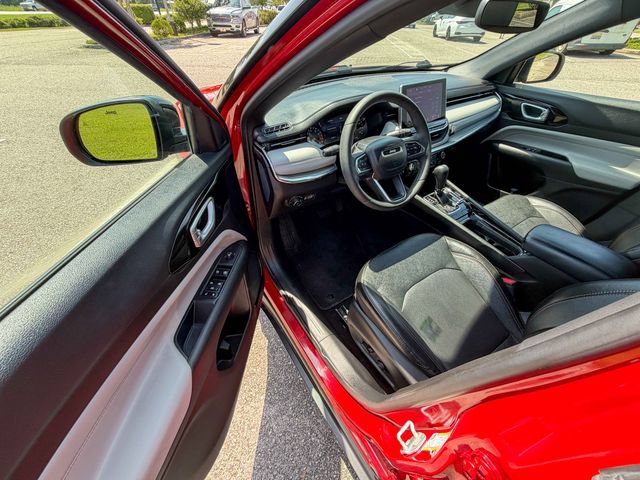 Used 2023 Jeep Compass Limited AWD/4WD image 9