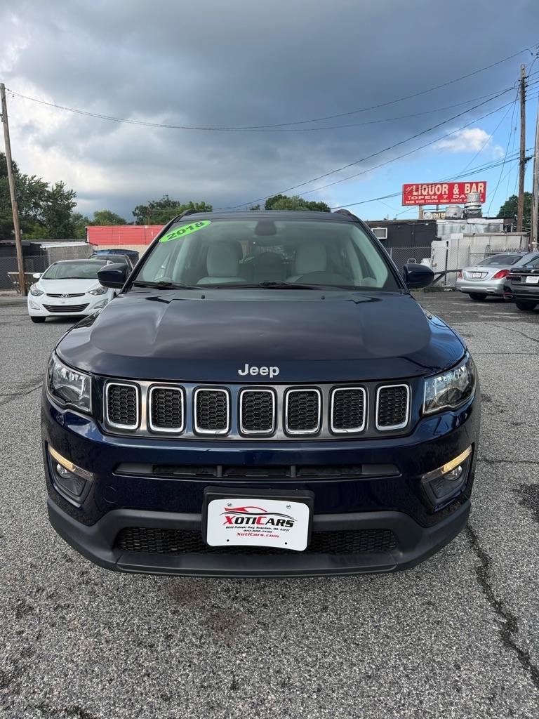 Used 2018 Jeep Compass Latitude w/ Popular Equipment Group AWD/4WD image 3