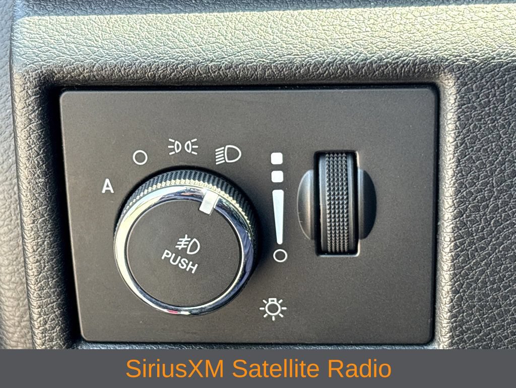 Used 2021 Jeep Grand Cherokee Overland AWD/4WD image 9