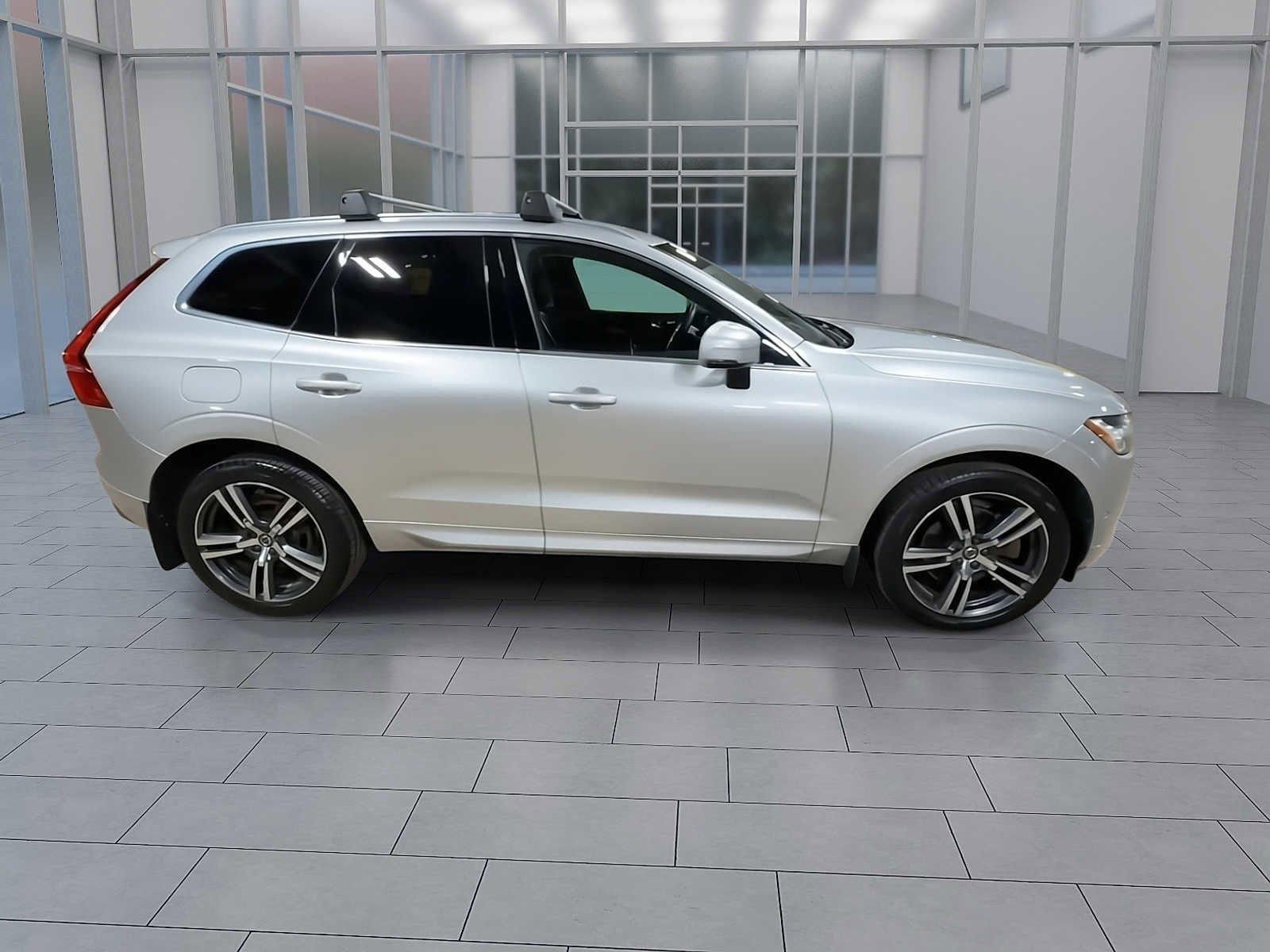 Used 2018 Volvo XC60 T6 Momentum w/ Advanced Package AWD/4WD image 9