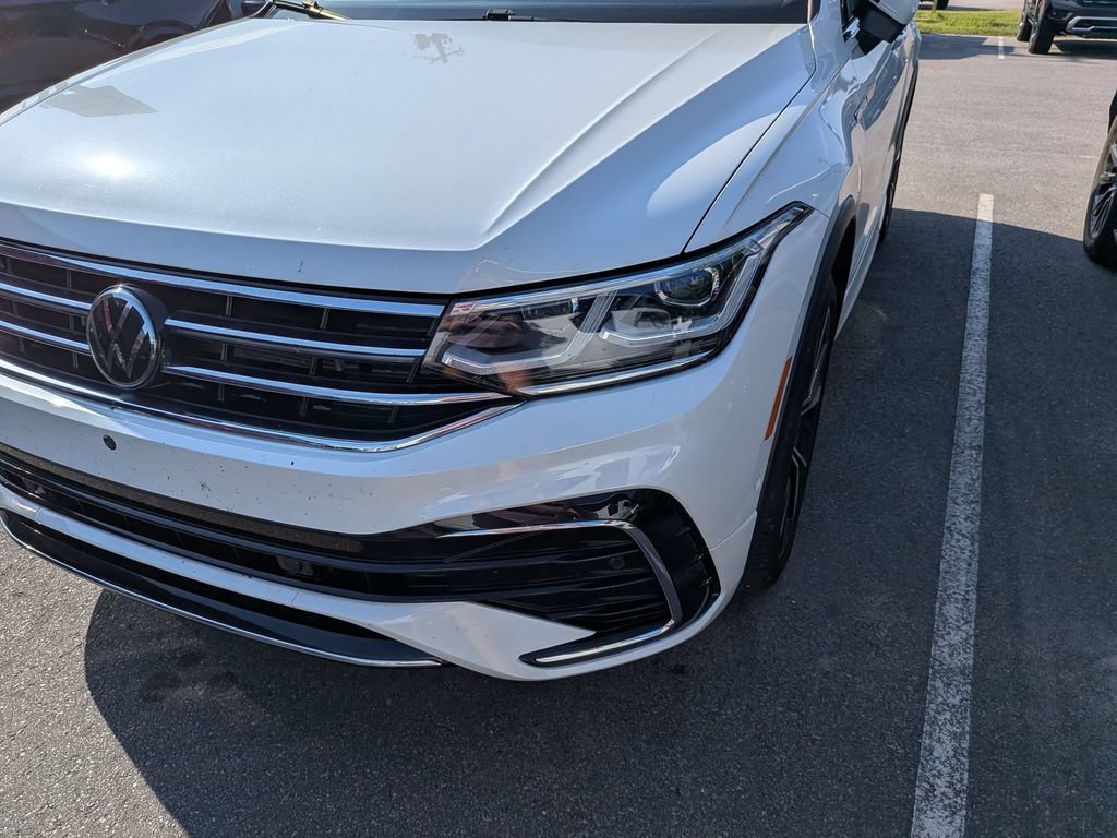 Used 2024 Volkswagen Tiguan SEL R-Line AWD/4WD image 2