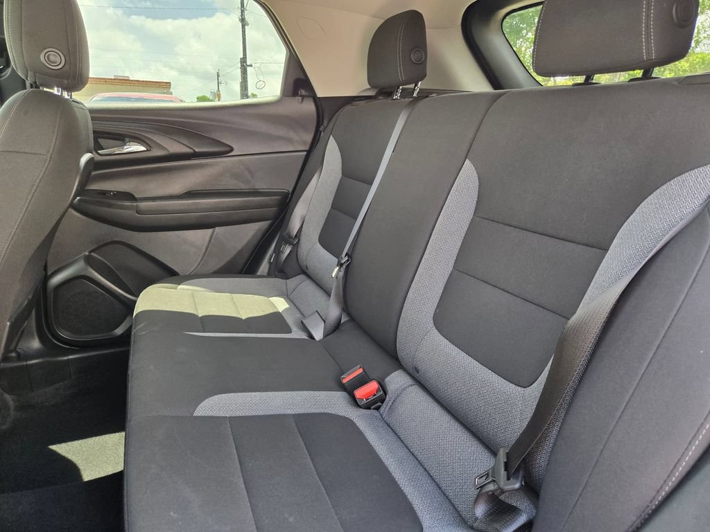 Used 2025 Chevrolet TrailBlazer LT AWD/4WD image 23