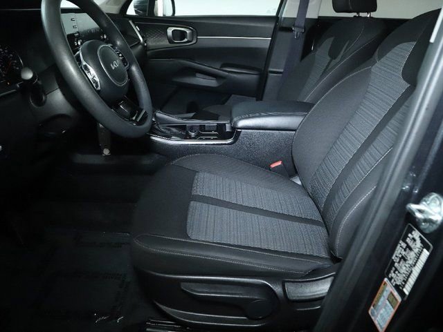 Used 2022 Kia Sorento LX AWD/4WD image 18