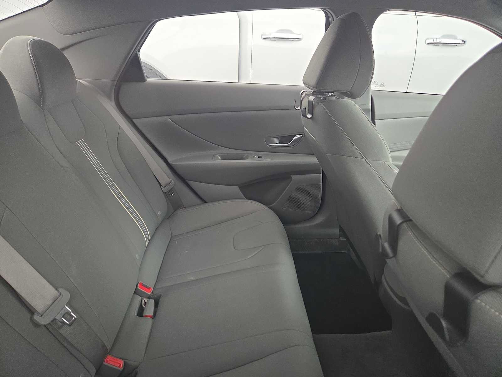 Used 2023 Hyundai Elantra SEL FWD image 11
