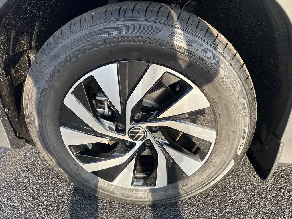New 2026 Volkswagen Tiguan S FWD image 7