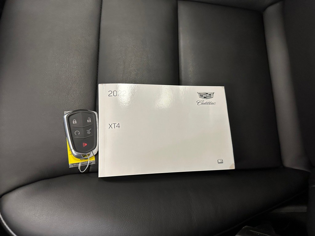 Certified 2022 Cadillac XT4 Premium Luxury w/ Enhanced Visibility Package image 9