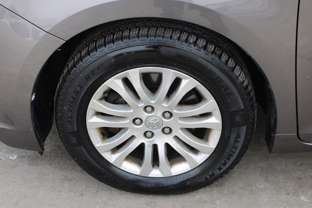 Used 2015 Toyota Sienna XLE Premium image 12