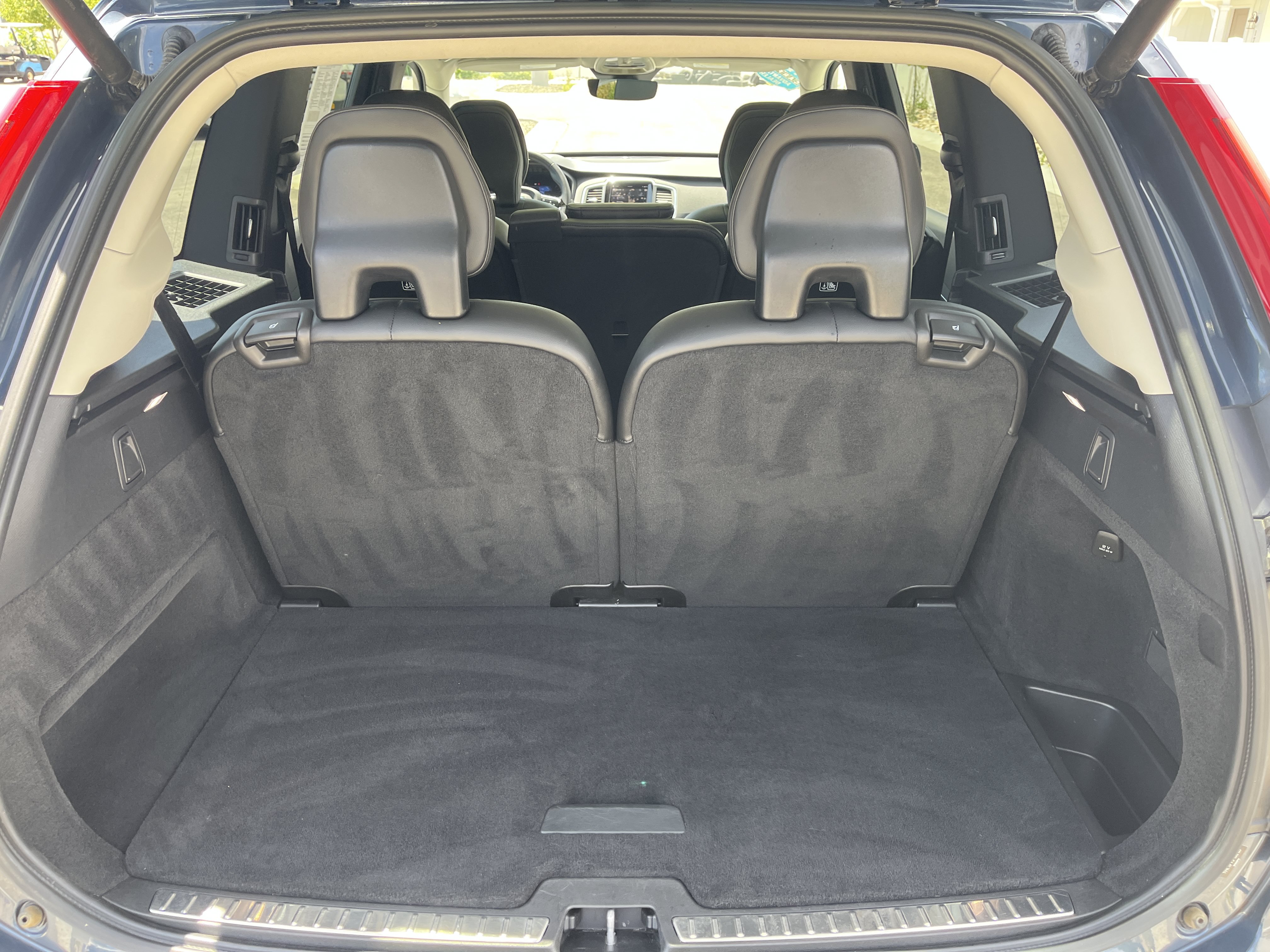 Used 2023 Volvo XC90 B5 Core AWD/4WD image 39