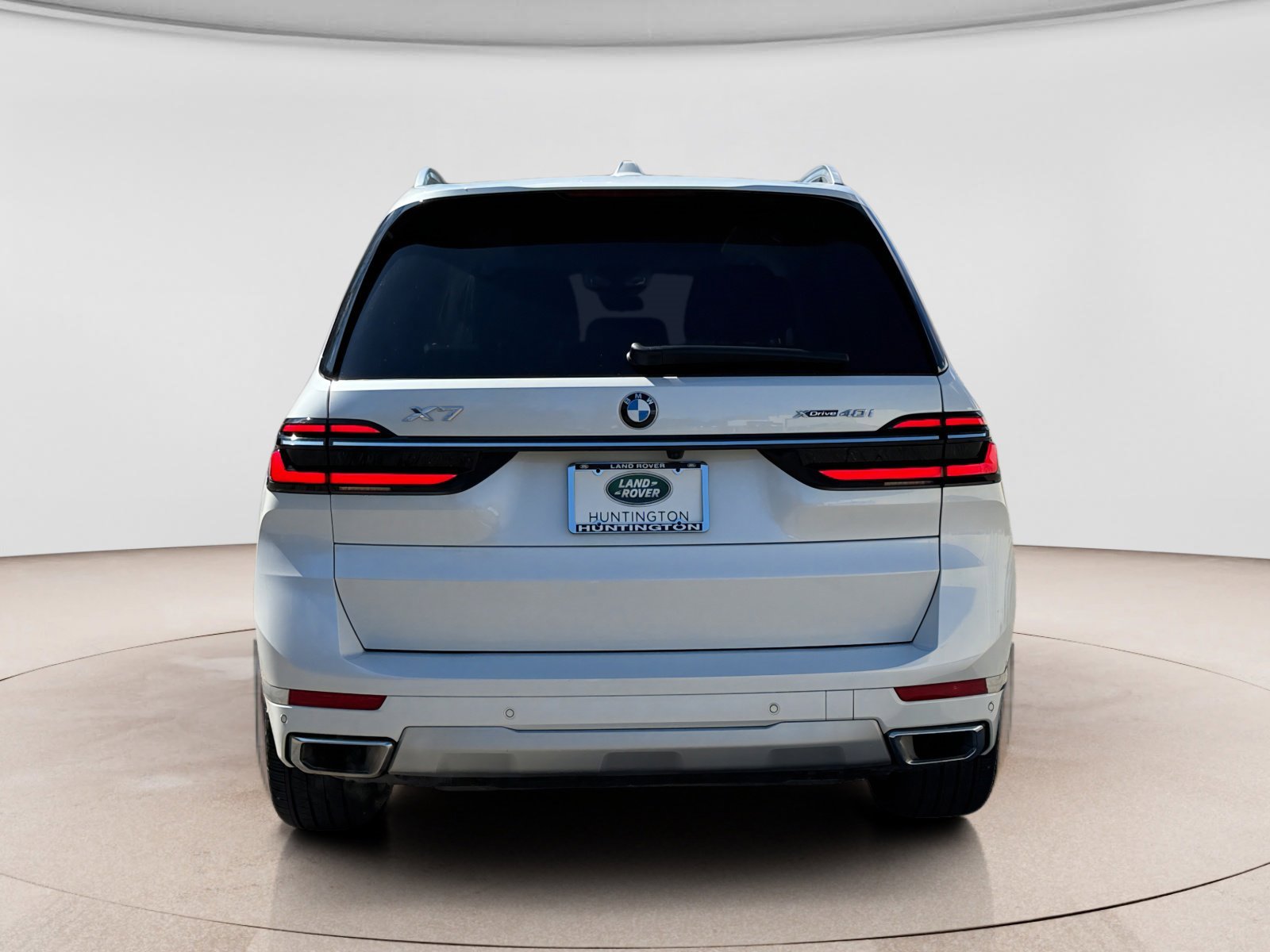 Used 2024 BMW X7 xDrive40i w/ Premium Package AWD/4WD image 4