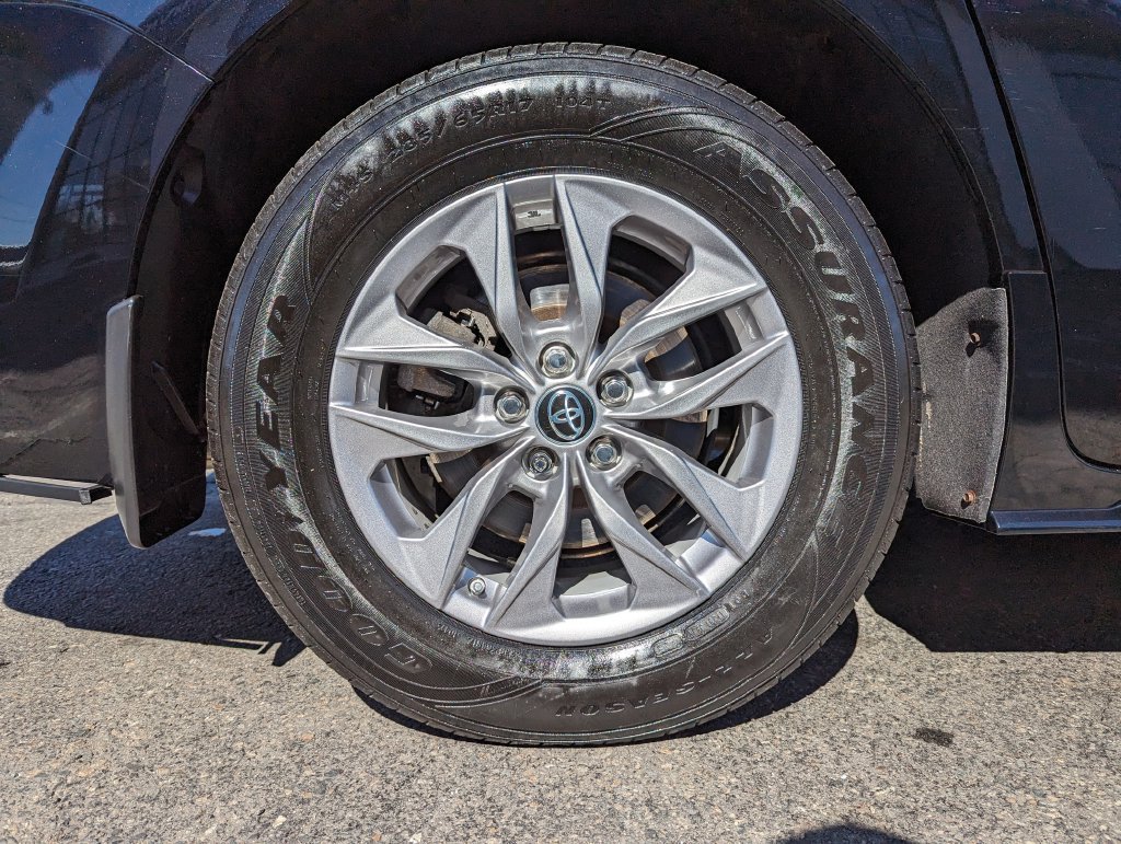 Used 2021 Toyota Sienna XLE AWD/4WD image 50