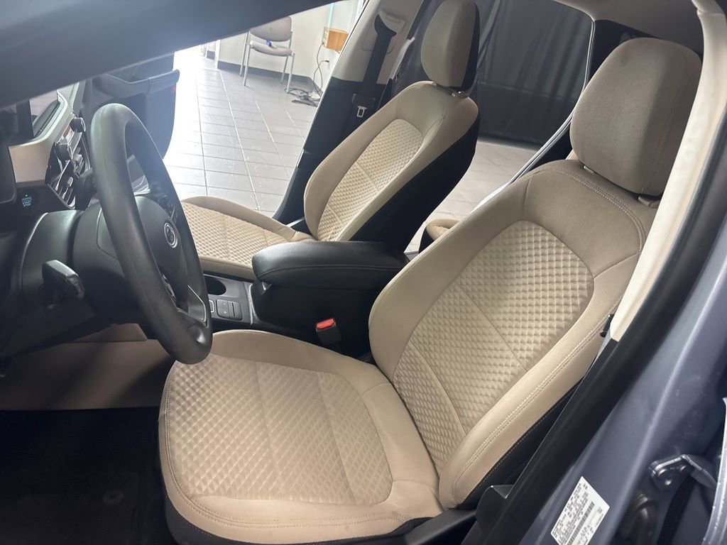 Used 2022 Ford Escape SE FWD image 21
