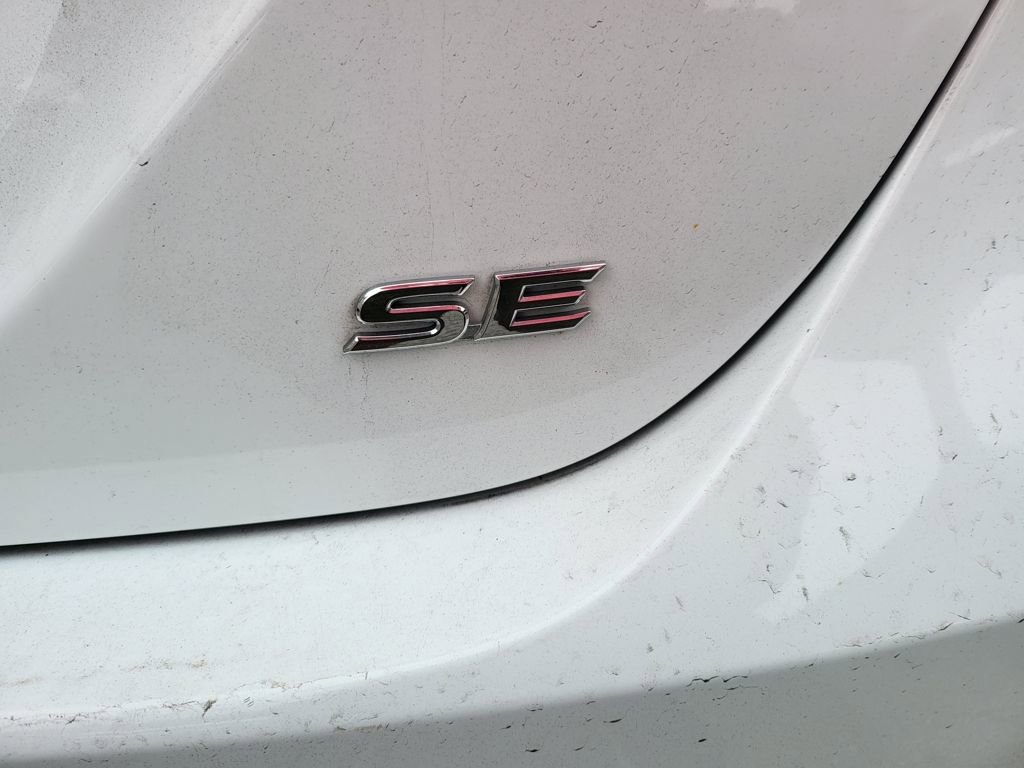 Used 2024 Toyota Camry SE image 11