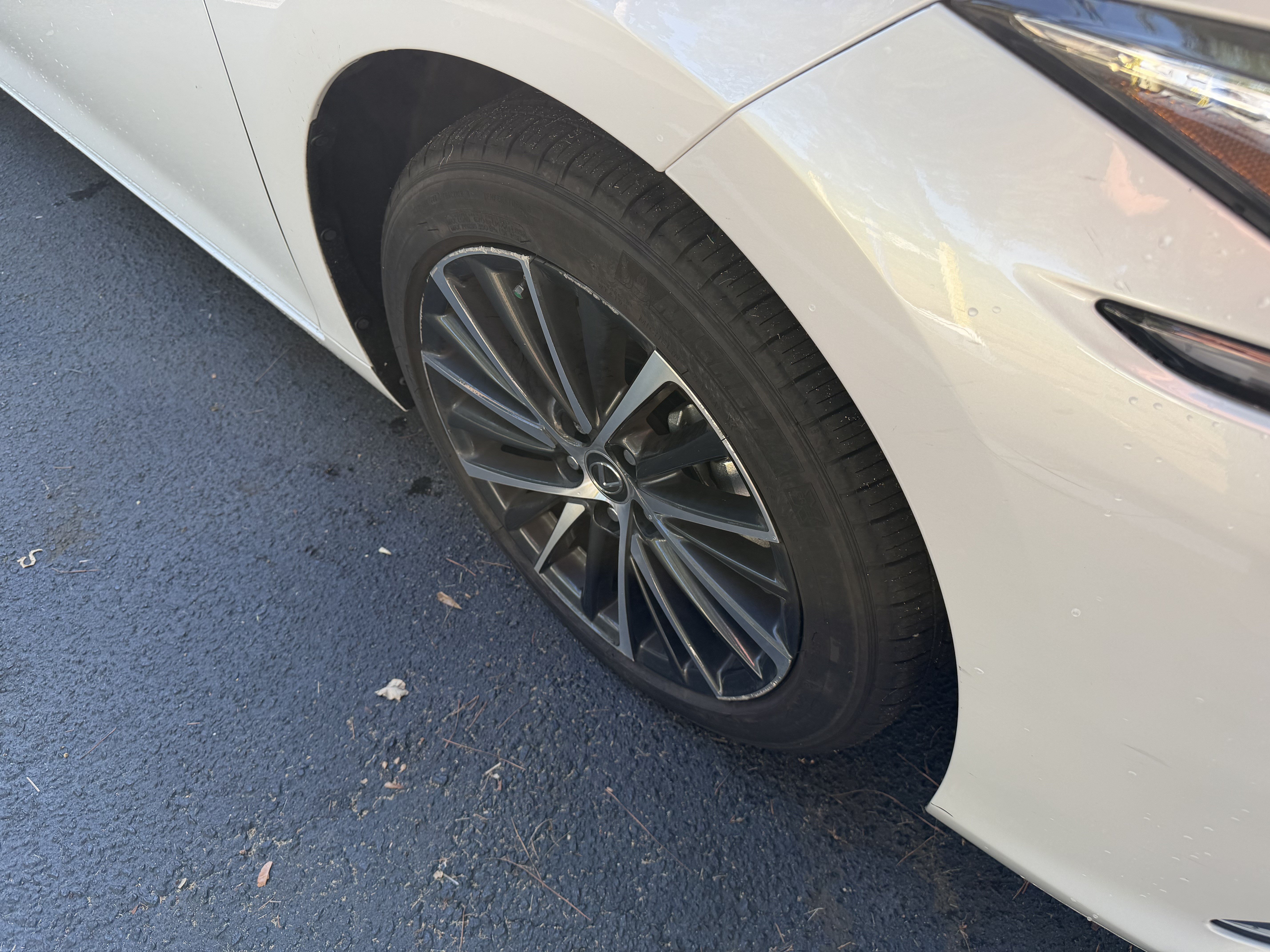 Used 2023 Lexus ES 300h w/ Premium Package FWD image 11