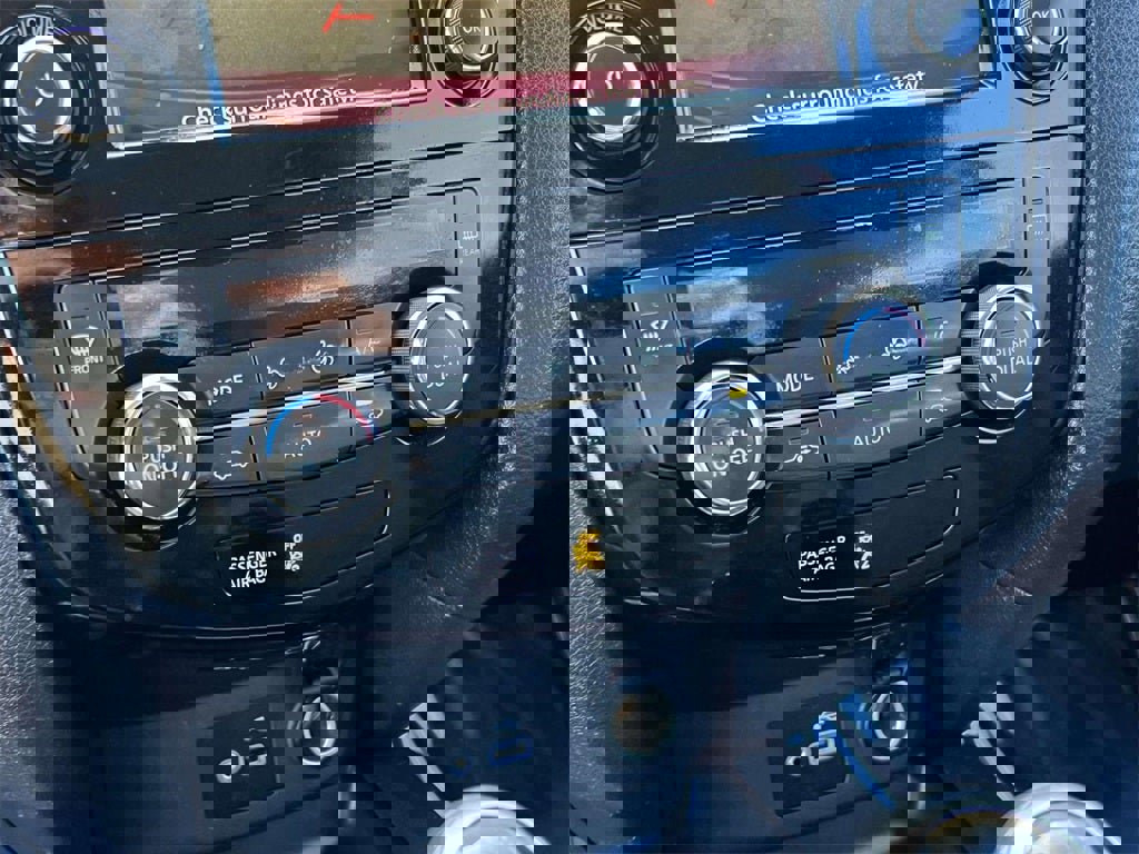 Certified 2019 Nissan Rogue Sport SV image 16