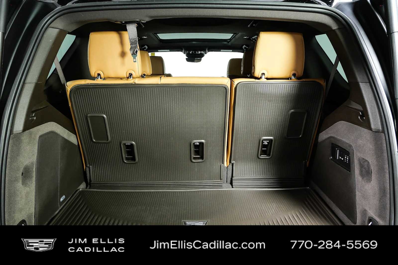 Used 2025 Cadillac Escalade Premium Luxury RWD image 33
