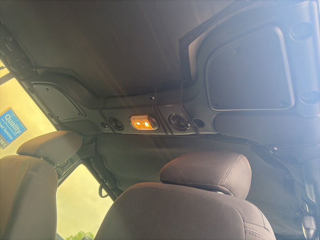 Used 2018 Jeep Wrangler Unlimited Sport w/ Connectivity Group AWD/4WD image 15