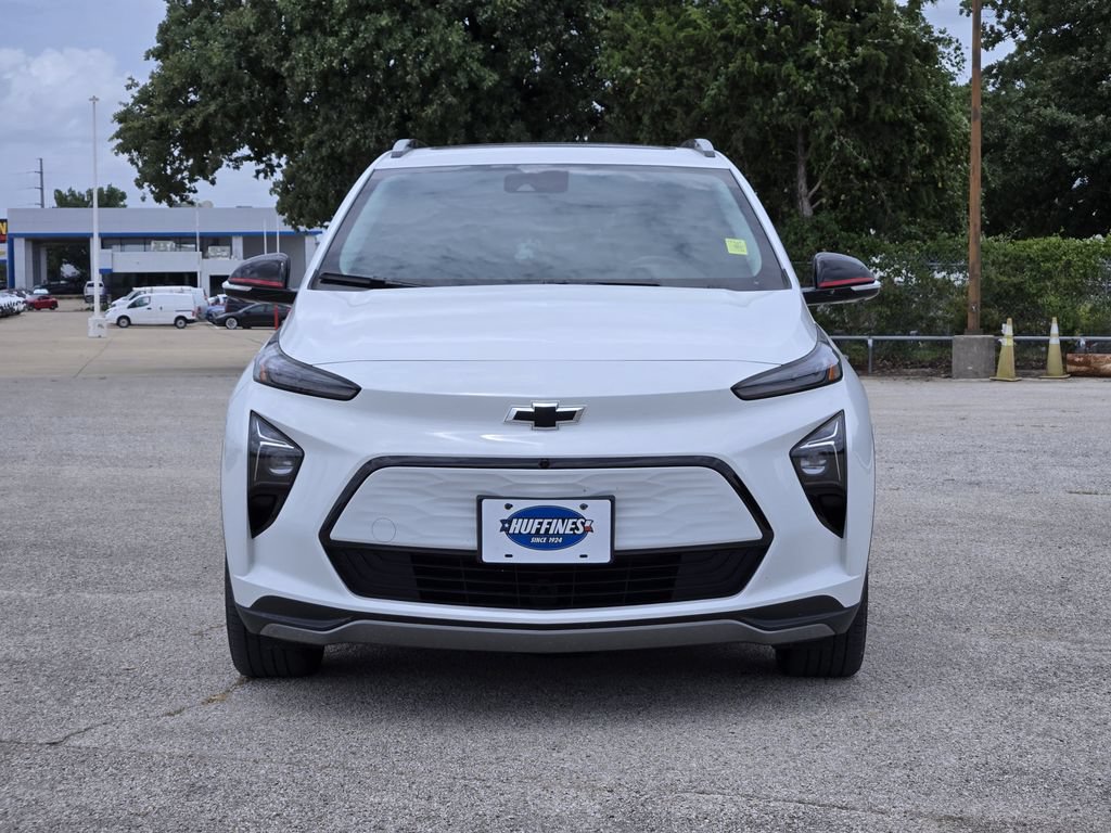 Used 2023 Chevrolet Bolt EUV Premier w/ Sun & Sound Package FWD image 2
