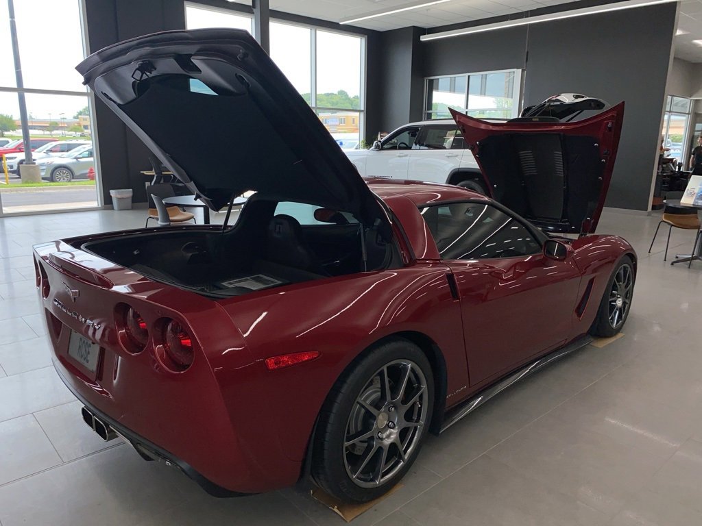 Used 2009 Chevrolet Corvette Coupe w/ Z51 Performance Package image 21