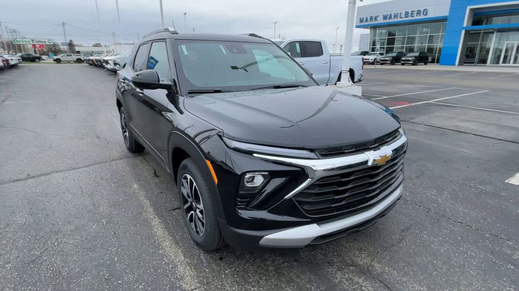 New 2026 Chevrolet TrailBlazer LT w/ Convenience Package FWD image 4