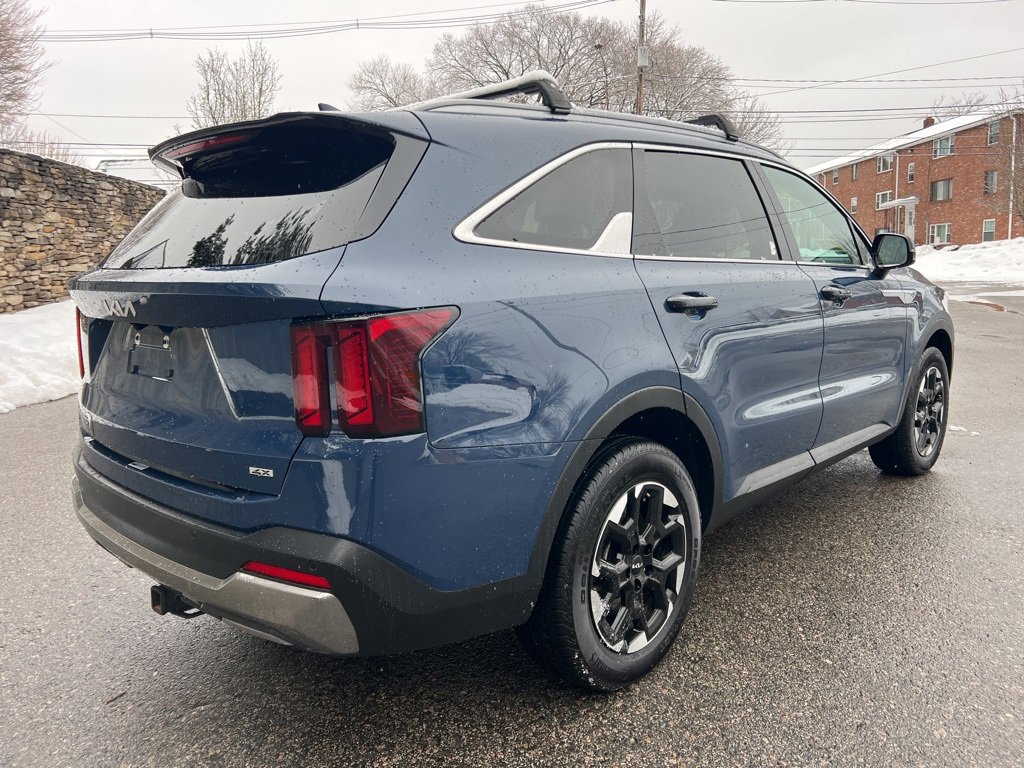 Certified 2025 Kia Sorento S w/ Panoramic Sunroof Package image 5