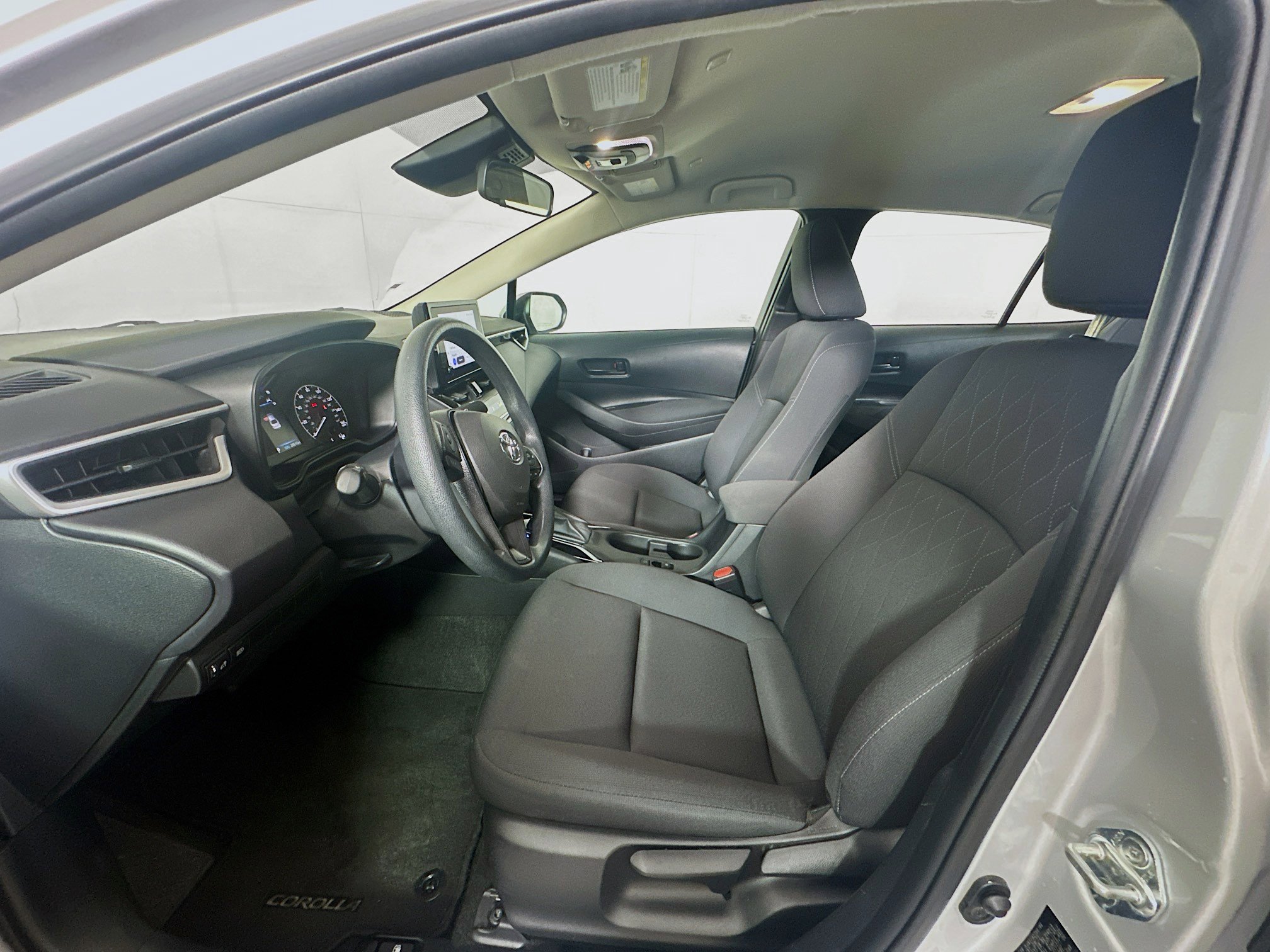 Used 2024 Toyota Corolla LE FWD image 13