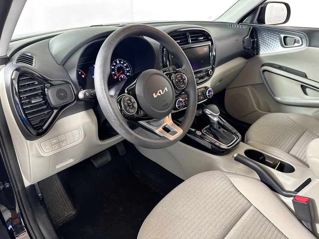 Used 2022 Kia Soul S FWD image 9