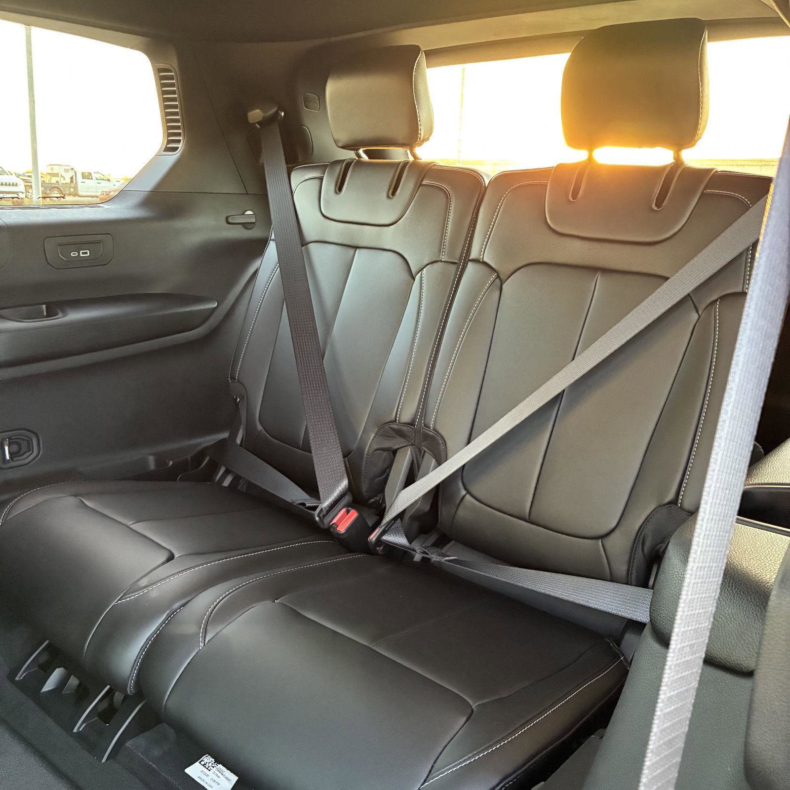 New 2025 Jeep Grand Cherokee L Limited w/ Black Appearance Package image 8