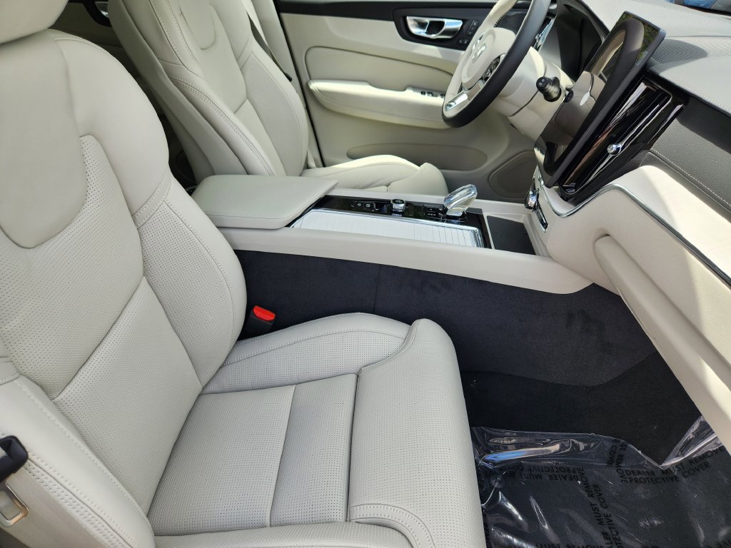 New 2026 Volvo XC60 B5 Ultra w/ Climate Package AWD/4WD image 5