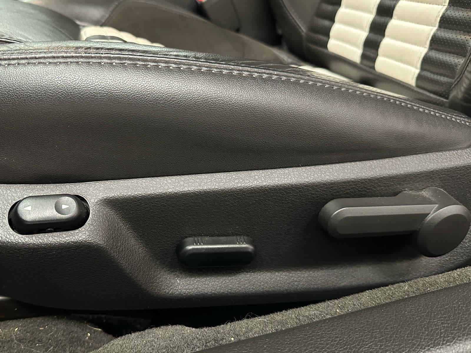 Used 2013 Ford Mustang Shelby GT500 RWD image 13