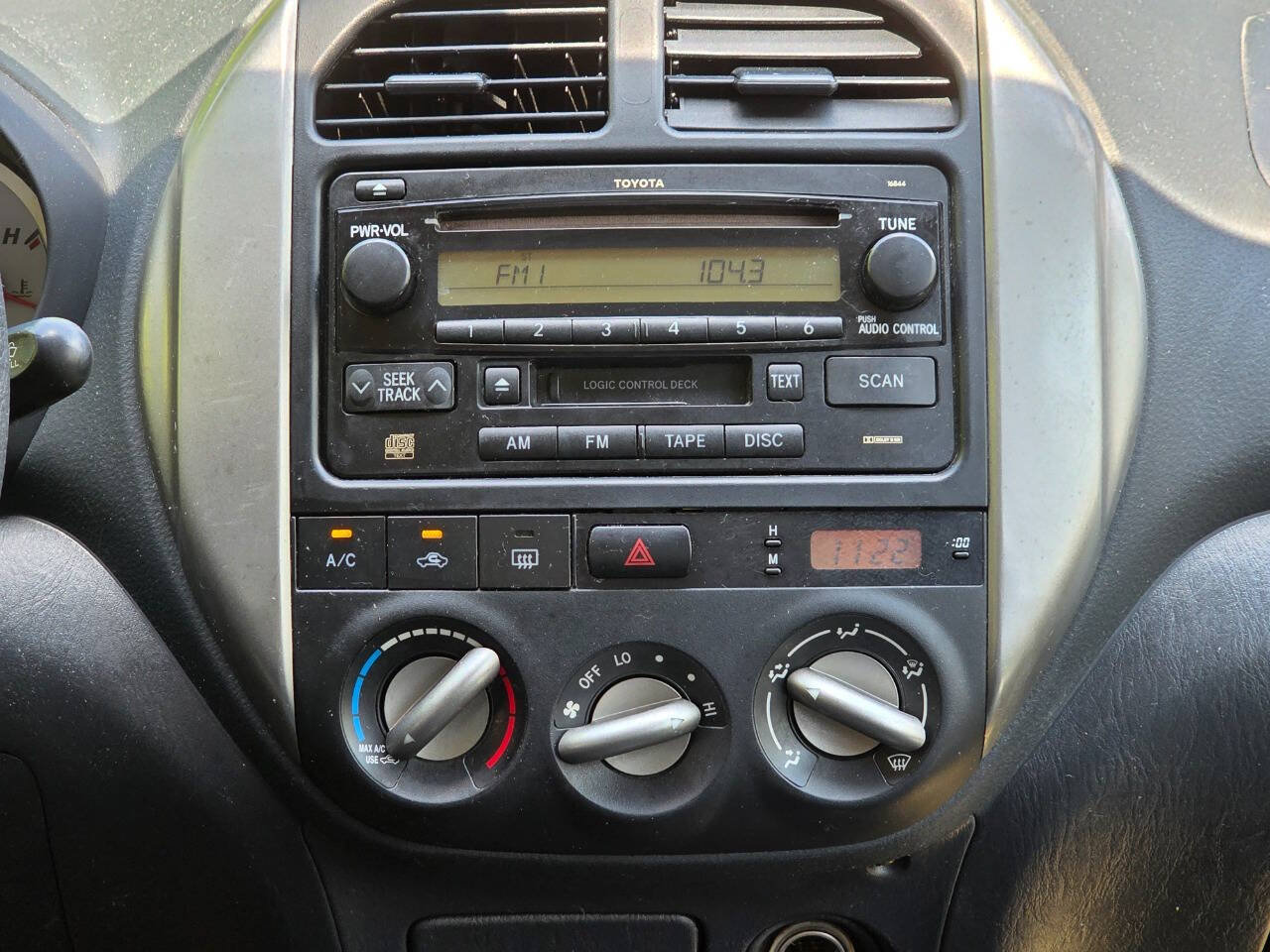 Used 2005 Toyota RAV4 4WD image 19