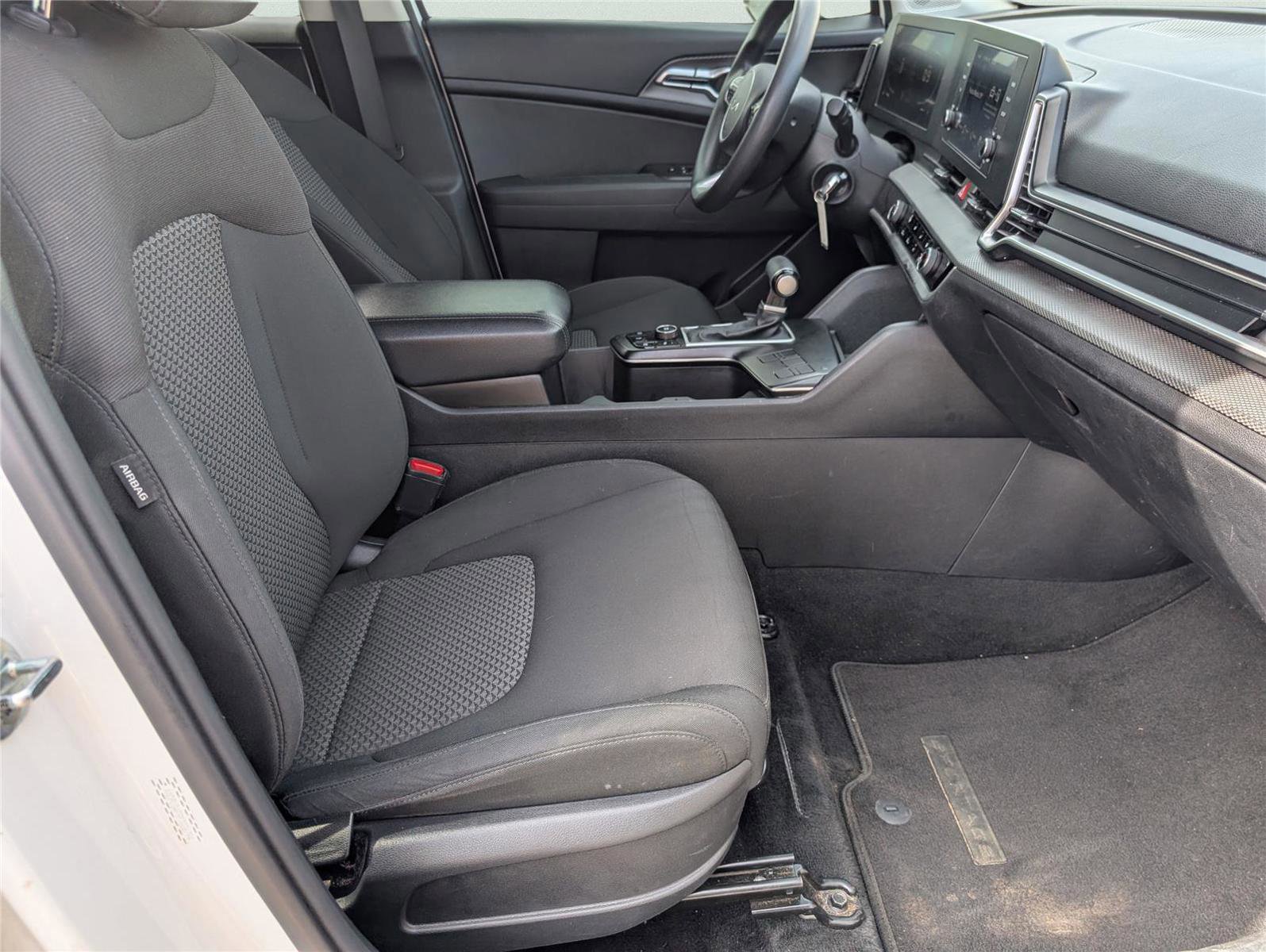 Used 2023 Kia Sportage LX image 36