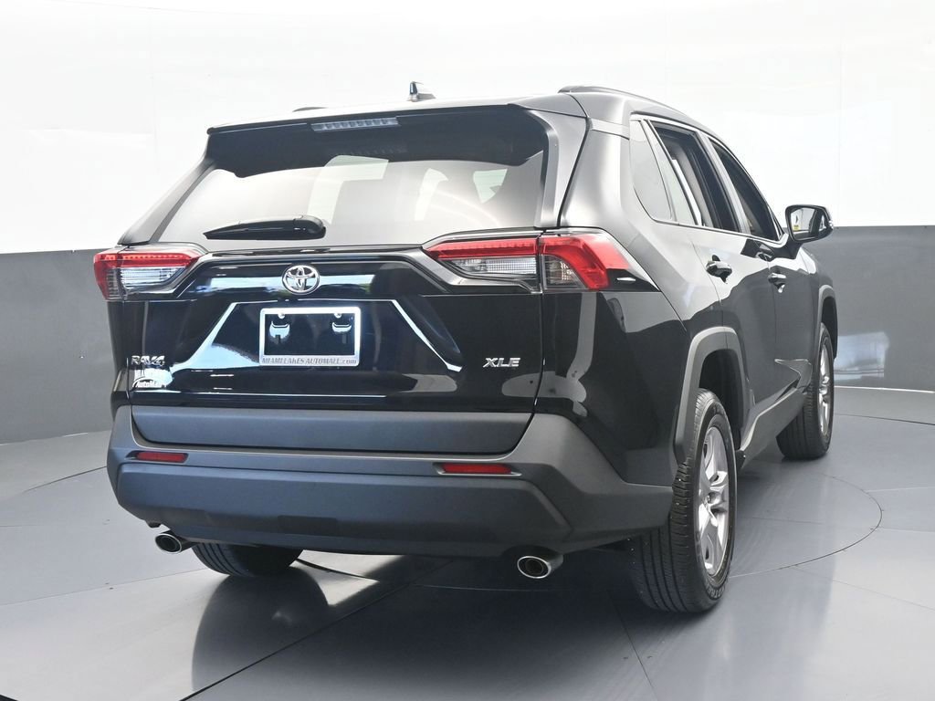 Used 2025 Toyota RAV4 XLE w/ Convenience Package FWD image 5