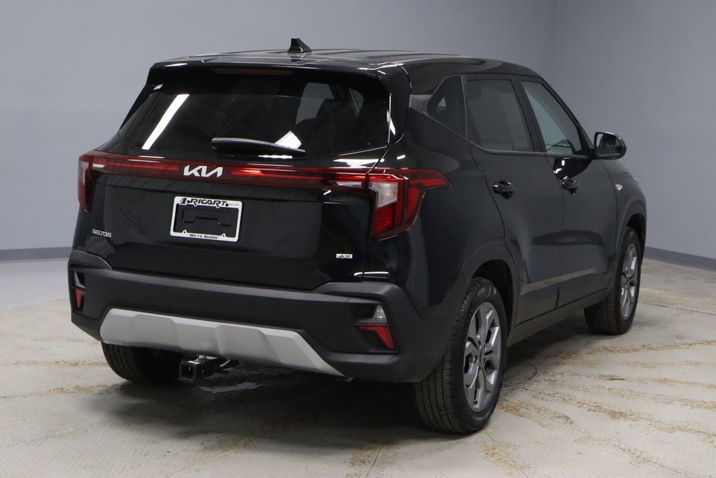 Used 2025 Kia Seltos LX image 10