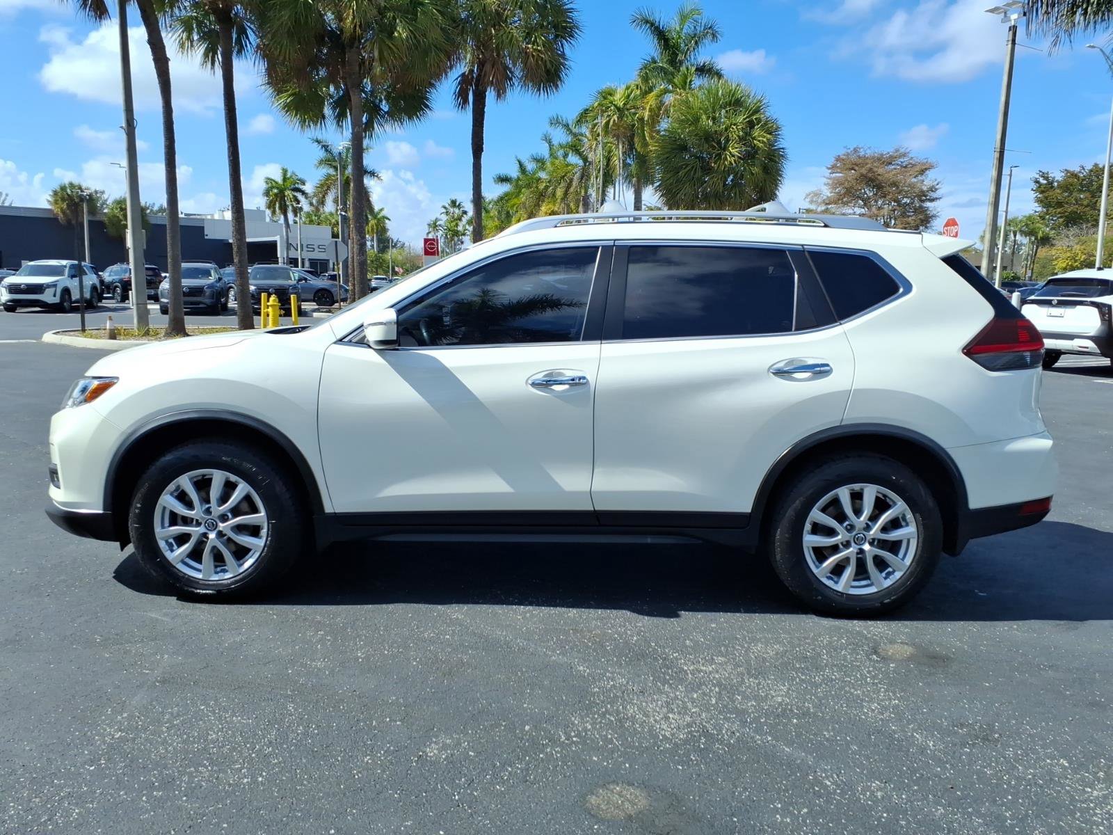 Used 2020 Nissan Rogue SV image 4