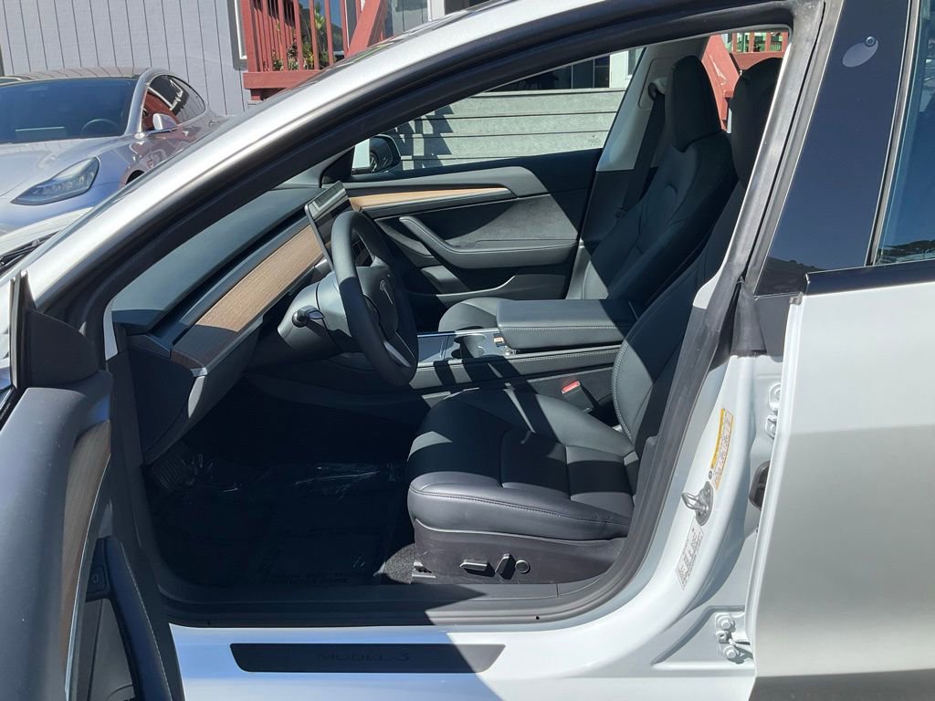 Used 2023 Tesla Model 3 Standard Range image 13