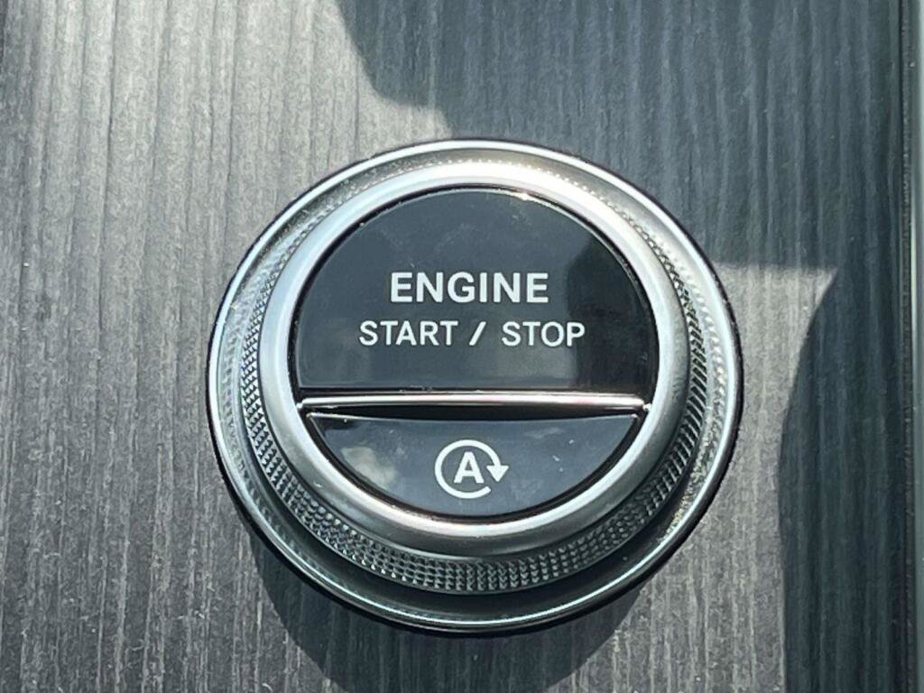 Certified 2023 Mercedes-Benz C 300 4MATIC Sedan image 38