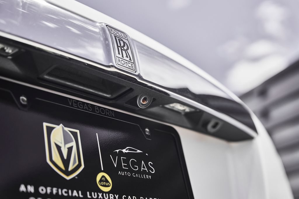 Used 2018 Rolls-Royce Dawn RWD image 14