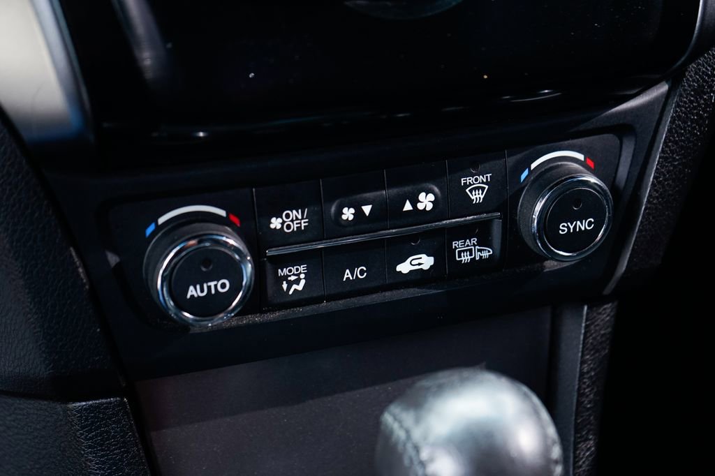 Used 2013 Acura ILX w/ Premium Package image 30