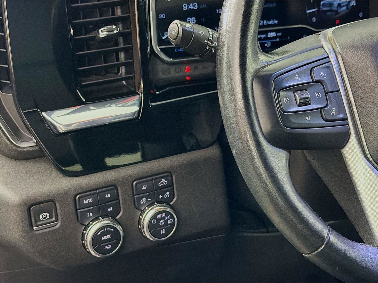 Used 2024 GMC Sierra 1500 SLT w/ SLT Premium Plus Package AWD/4WD image 17
