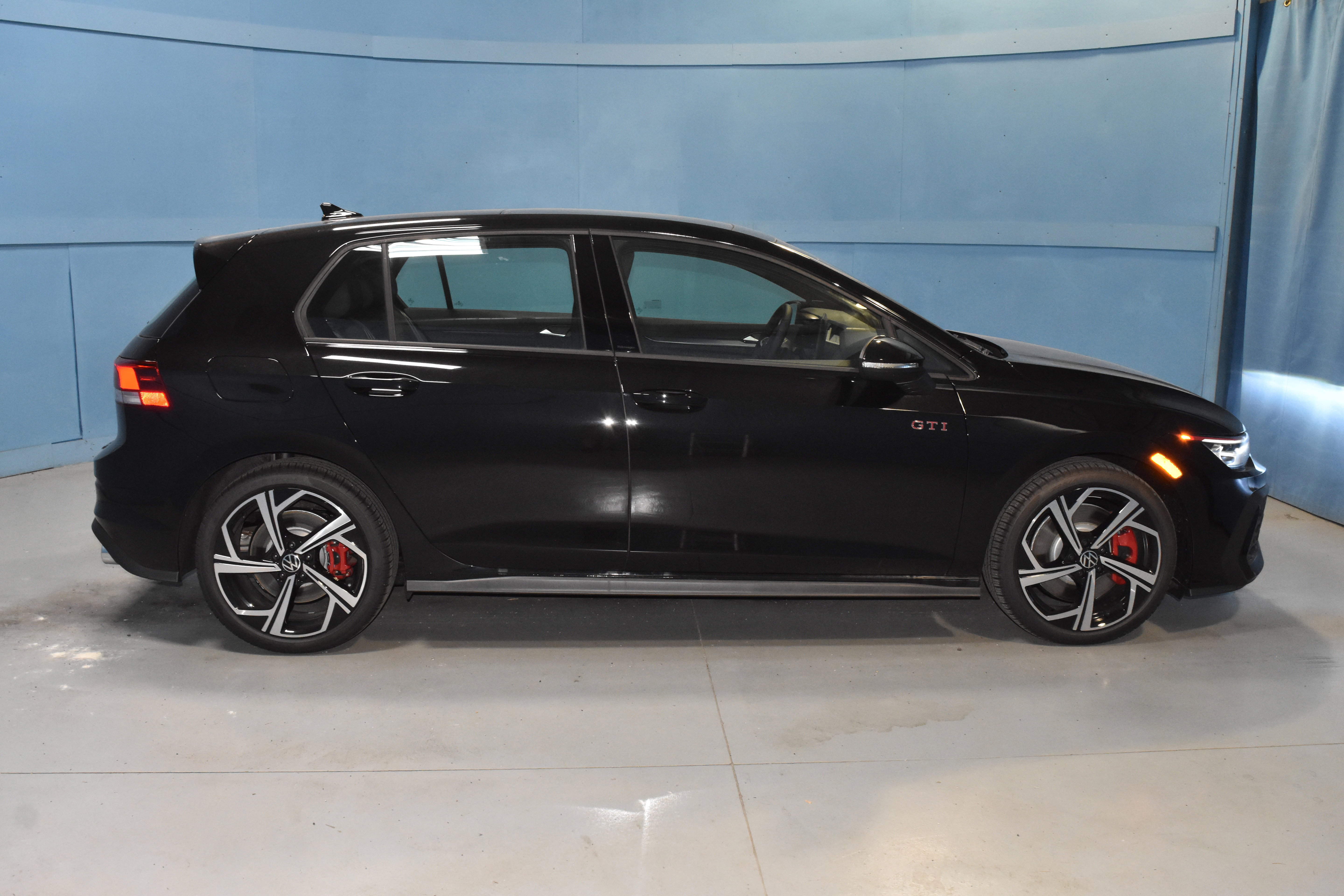 New 2026 Volkswagen GTI SE FWD image 16